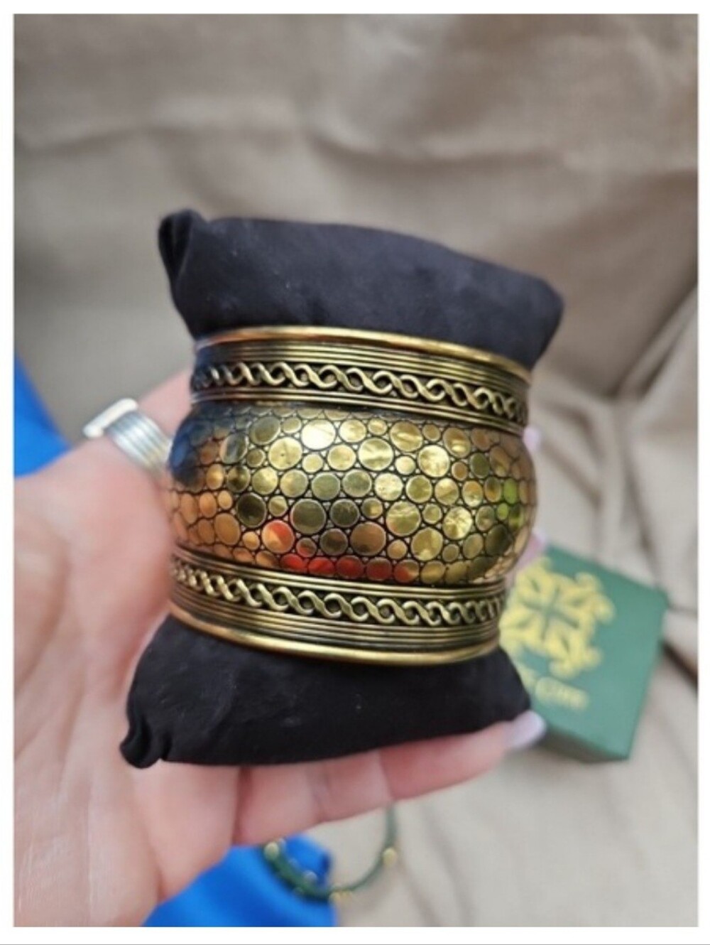 RUSTIC CUFF Antique-Style Wide Gold Tone Cuff Bracelet